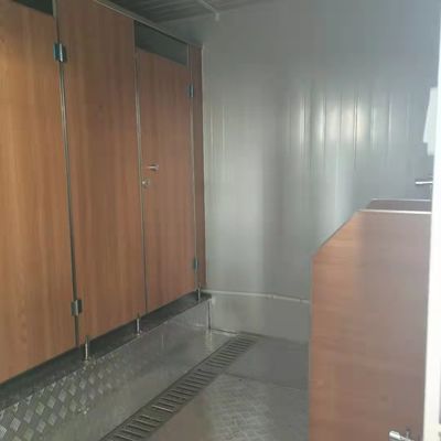 Banheiro de estilo de casa de fazenda portátil em branco ou cor personalizada
