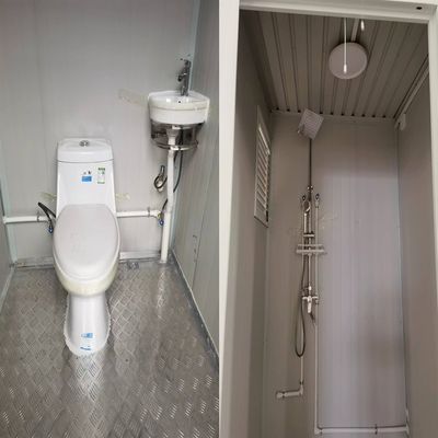 Espessura padrão Estilo moderno Local de construção móvel Banheiro pré-fabricado Banheiro de design ao ar livre Painel de sanduíche Banheiro portátil