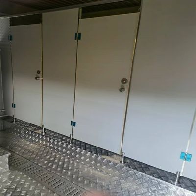 Portátil WC Banheiro Porta porta de segurança Usado Toiletes móveis temporários móveis com acessórios Conjunto pré-fabricado Respirável