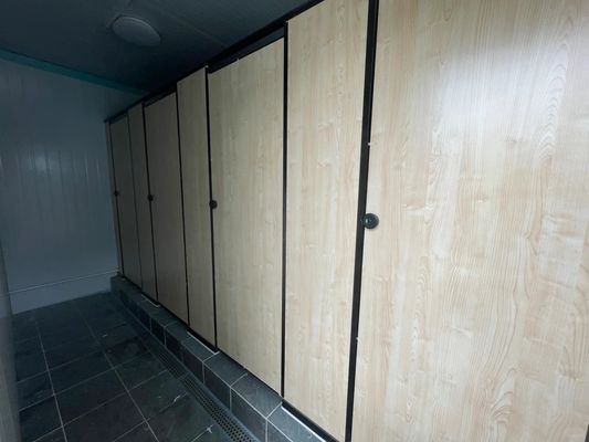 Banheiros de chuveiro pré-fabricados para acampamento de espessura padrão para estilo moderno e fácil instalação