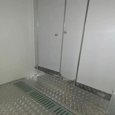 Painel de sanduíche Quadro de aço Banheiro público móvel Banheiros portáteis pré-fabricados para acampamento
