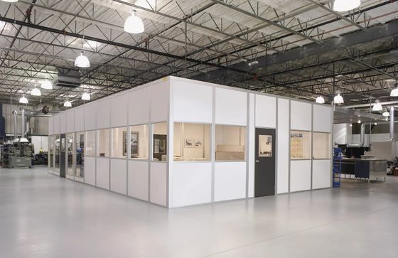 Painel de sanduíche pré-fabricado de aço Casa de contêineres de embalagem plana personalizada com 15-25 anos de vida útil e design personalizável