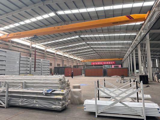 Sala portátil exterior de aço de design exclusivo Casa de contêiner de embalagem plana com estrutura de aço galvanizado