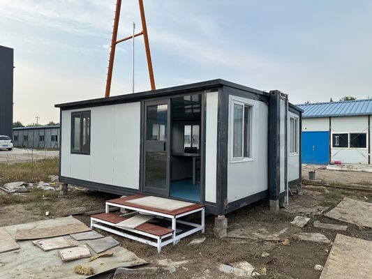 20ft 40ft Container Home Portátil pré-fabricado Casa de contêineres expansível com aço Estrutura de painel de sanduíche de luxo