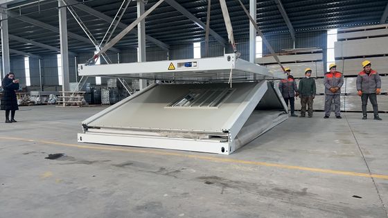 40'HQ Expedição Quadro de aço pré-fabricado Modular Zigzag Casa de contêiner dobrável com paredes e telhado opcionais de painéis sandwich