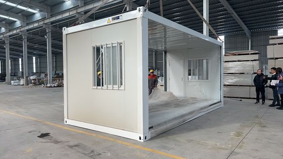 40ft 20ft Painel de sanduíche de escritório pré-fabricado dobrável casa móvel dormitório acampamento contêiner dobrável na janela de alumínio durável