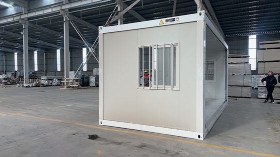 40ft 20ft Painel de sanduíche de escritório pré-fabricado dobrável casa móvel dormitório acampamento contêiner dobrável na janela de alumínio durável