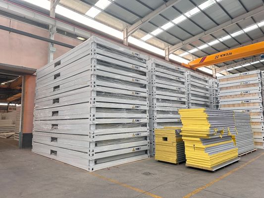Multifunção 20ft 30ft 40ft Instalação rápida Container de armazenamento embalado plano Panel de sanduíche Casas pré-fabricadas