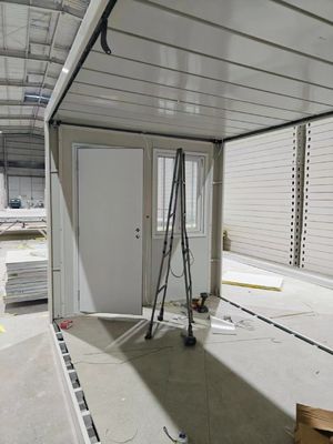 Customização Profissional Casa de Contêineres Prefabricada Isolada de 20FT Fácil de Instalar e Flexível montar para isolamento