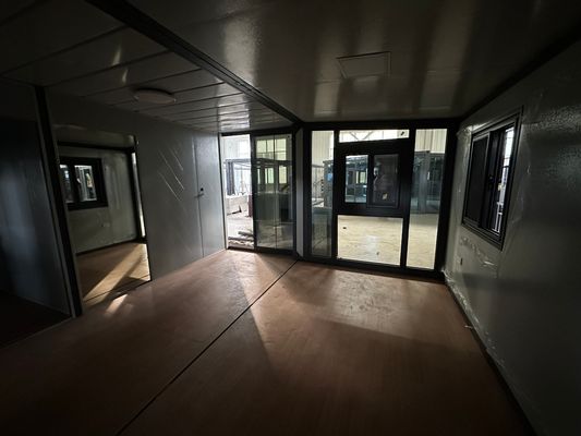 Instalação rápida pré-construída resistente a furacões Painel de sanduíche de lã de rocha Estrutura de aço leve Portavel dobrável pré-fabricada casa de contêineres expansível