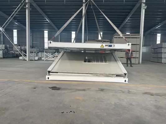 Painel de sanduíche Opcional Fácil de instalar Estrutura de aço pré-fabricada Habitação Móvel Casa pré-fabricada Hotel Acampamento Fold Out Casa de contêiner dobrável