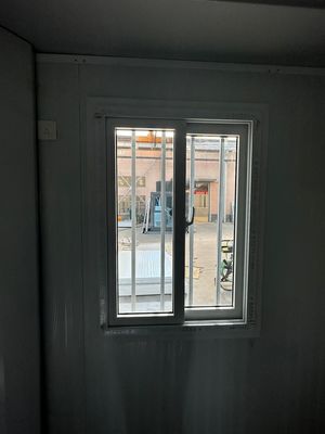 Fácil de montagem Quartel dobrável Painel de sanduíche Embarque Casa de contêiner de aço dobrável com tecto à prova d'água