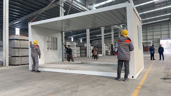 Instalação de montagem flexível Casa de contêiner dobrável moderna com painel de sanduíche