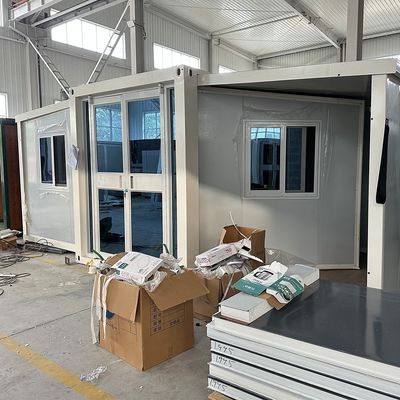 Casa de contêineres expansível Casas portáteis pré-fabricadas Smart House 3 quartos Villa com cor personalizada e porta de segurança