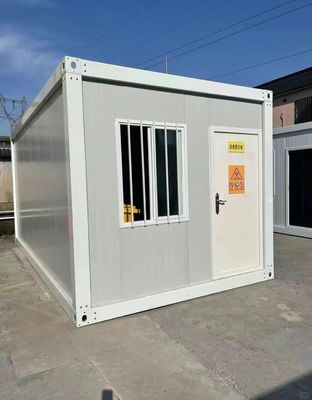 Casa de contêineres desmontável de luxo pré-fabricada personalizada 20FT / 40FT teto superior à prova de água