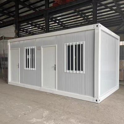 Casa de contêineres desmontável com móveis painel de sanduíche Porta de segurança de estrutura de aço