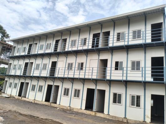 70 metros quadrados Casa pré-fabricada portátil Alimentação solar Estrutura de aço leve Quadro para instalação rápida e vida de luxo