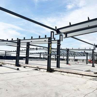 Edifício de armazém de aço pré-fabricado fácil de instalar pela fonte com estrutura e instalação de porta de aço