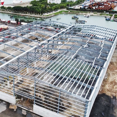 Facilidade de instalação Estrutura de aço pré-fabricada Armazém de metal com aço leve Q345 Q235 Quadro principal e serviço de corte