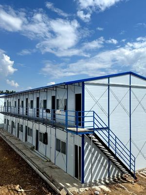 Casa de vidro pré-fabricada anti-corrosição em estilo de design eclético para fácil instalação