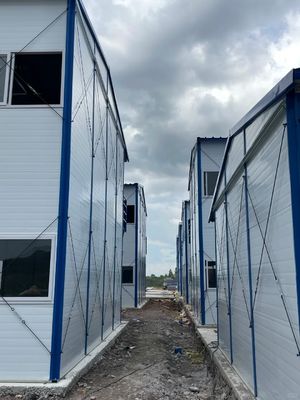 Oficina Armazém Construção Escritório Casa pré-fabricada de aço com 50/75/100mm Wave Sandwich Panel Parede