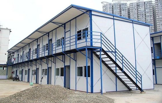 Instalação fácil Casa moderna pré-fabricada com 50/75/100mm Wave Sandwich Panel Parede