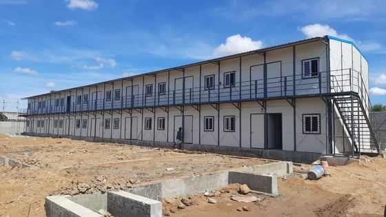 Casas de villas de baixo carbono feitas de painel de sanduíche e projeto do sistema de estrutura de aço pré-fabricado