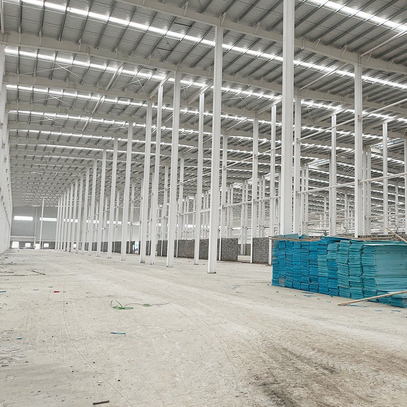 Fornecimento direto Casas modulares pré-fabricadas Instalação fácil Estrutura de aço Armazém com cor personalizada